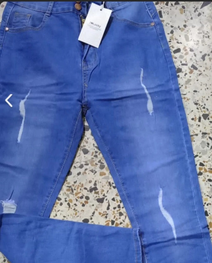 Jeans licrados Levanta cola ID540473